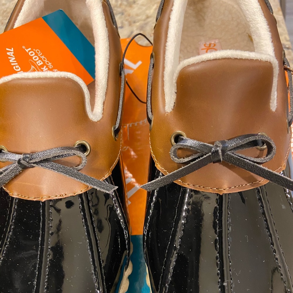 Shoes - Picture 3 of 4